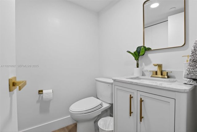 19101 NE 36th Ct 402, Aventura, FL 33180