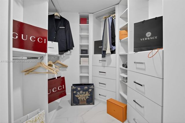 19101 NE 36th Ct 402, Aventura, FL 33180