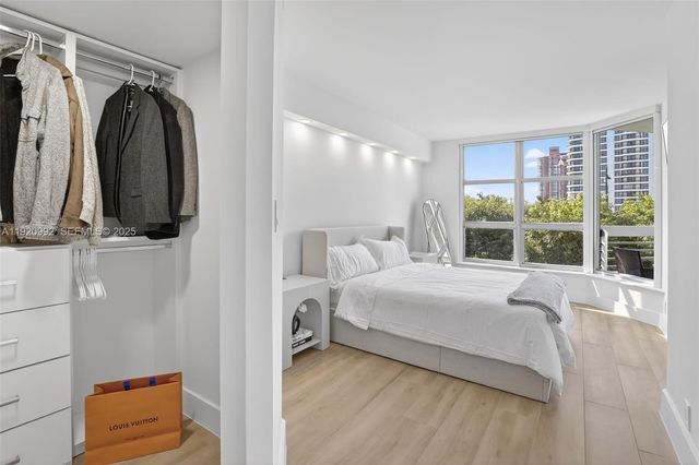 19101 NE 36th Ct 402, Aventura, FL 33180