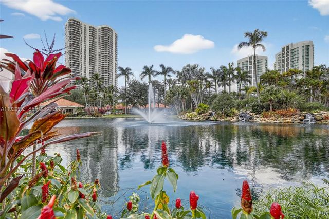 19101 NE 36th Ct 402, Aventura, FL 33180