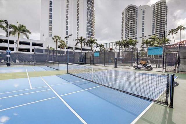 19101 NE 36th Ct 402, Aventura, FL 33180