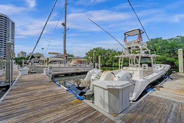 19101 NE 36th Ct 402, Aventura, FL 33180