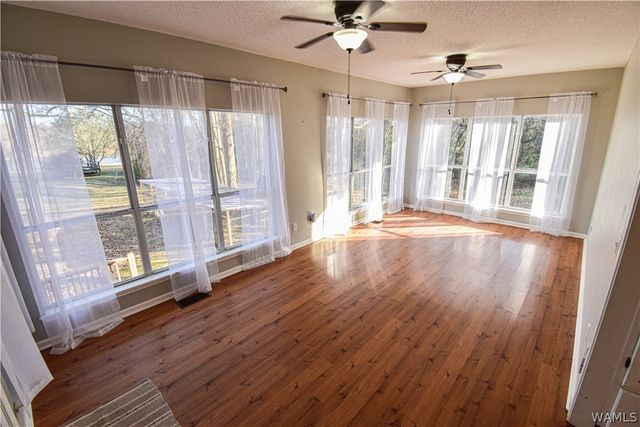 13593 Riverbend, Moundville, AL 35474