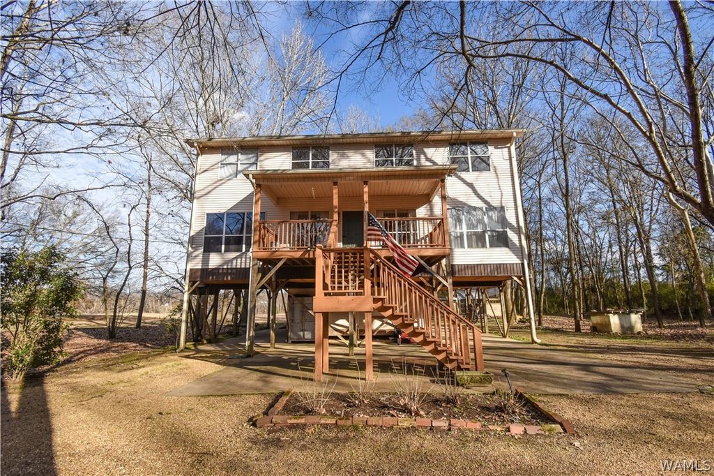 13593 Riverbend, Moundville, AL 35474