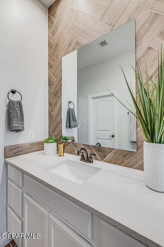 14424 Desert Wind Drive, Horizon City, TX 79928