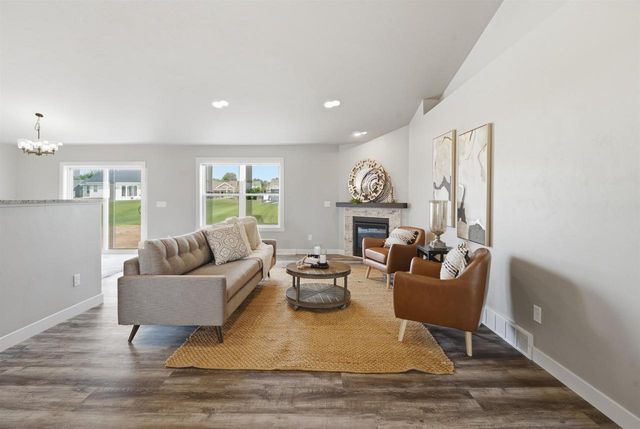 W7024 JACLYN LANE, Greenville, WI 54942