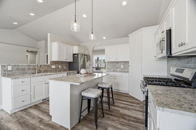 W7024 JACLYN LANE, Greenville, WI 54942