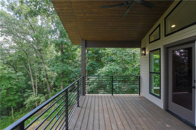 32 Warwick Drive, Bella Vista, AR 72714