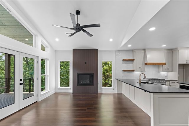 32 Warwick Drive, Bella Vista, AR 72714