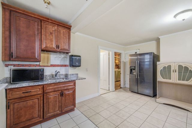 405 Western Ave, Lynn, MA 01904