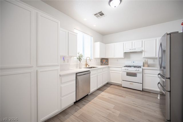7684 Hampton Willows Lane, Las Vegas, NV 89113