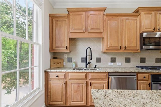 6013 Waters Edge Trail, Roswell, GA 30075
