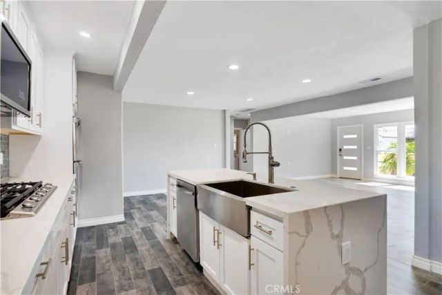 517 N Chalburn, West Covina, CA 91790