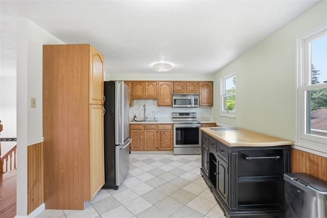 320 Sunridge Drive, Economy, PA 15042