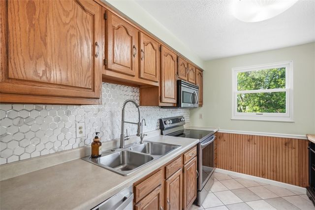 320 Sunridge Drive, Economy, PA 15042