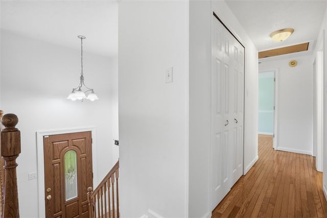 320 Sunridge Drive, Economy, PA 15042