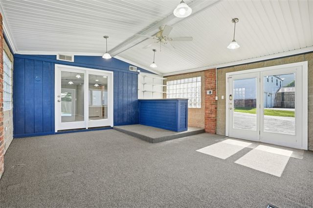 320 Sunridge Drive, Economy, PA 15042