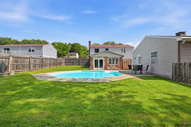 320 Sunridge Drive, Economy, PA 15042