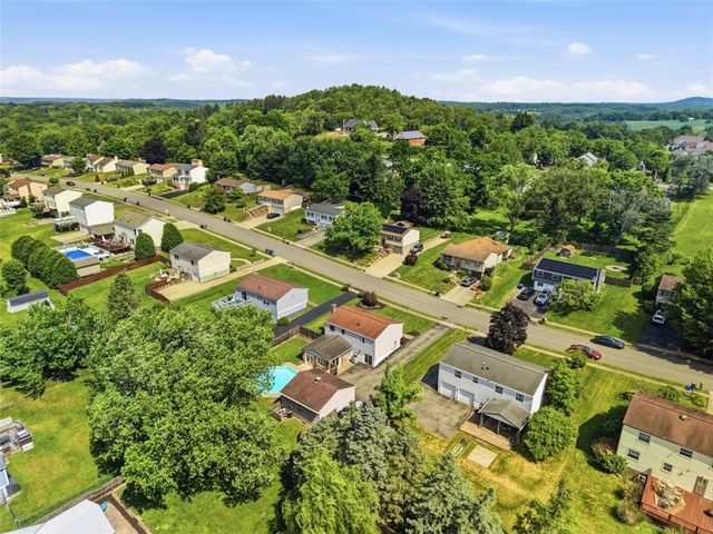 320 Sunridge Drive, Economy, PA 15042