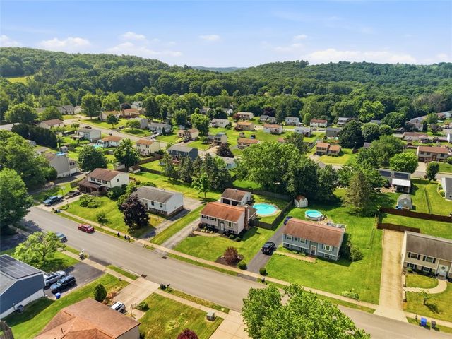 320 Sunridge Drive, Economy, PA 15042