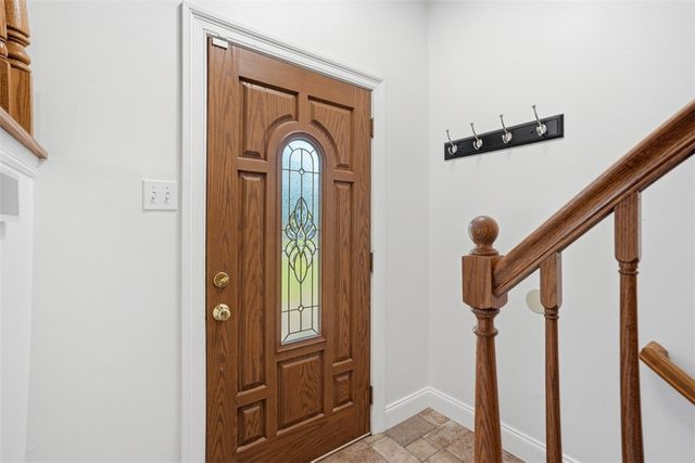 320 Sunridge Drive, Economy, PA 15042
