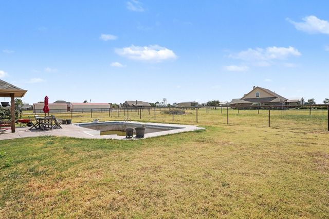 103 George Owens Road, Ponder, TX 76259