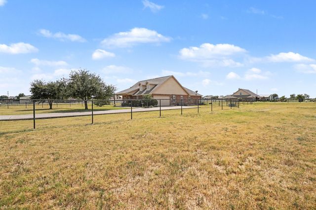 103 George Owens Road, Ponder, TX 76259