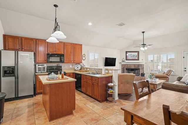 103 George Owens Road, Ponder, TX 76259