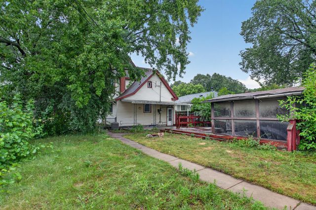 4028 Perry Avenue N, Robbinsdale, MN 55422