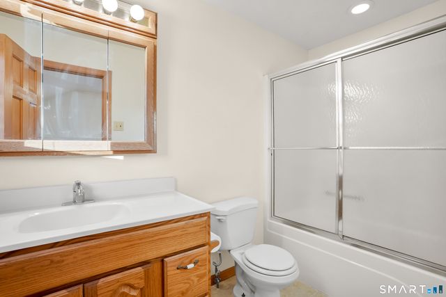 64 Portland Avenue, Redding, CT 06896