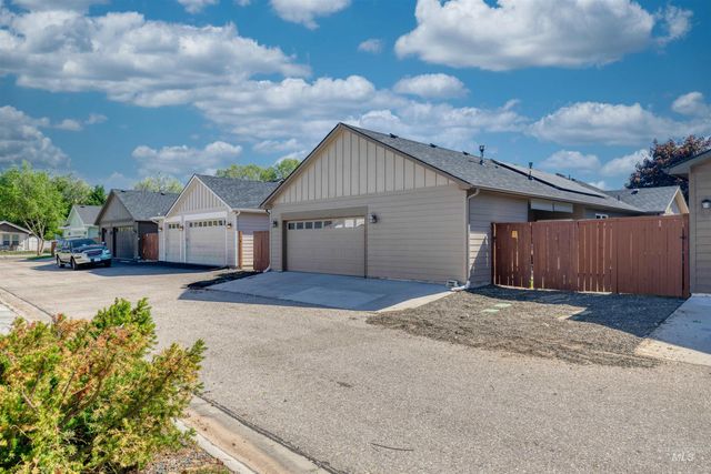 7733 N Abe Avenue, Boise, ID 83714
