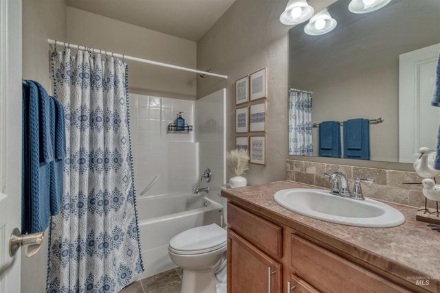 7733 N Abe Avenue, Boise, ID 83714