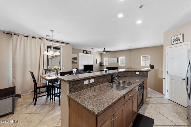 1330 S AARON Drive 215, Mesa, AZ 85209