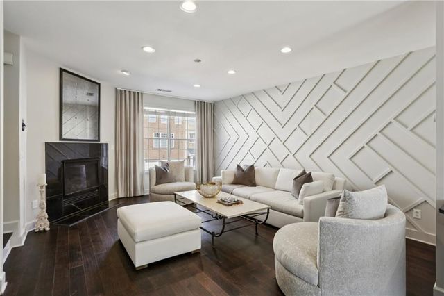 3758 Chattahoochee Summit SE Drive 21, Atlanta, GA 30339