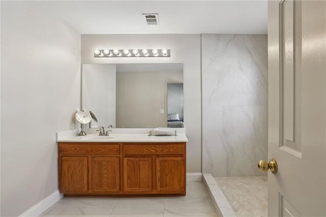 3758 Chattahoochee Summit SE Drive 21, Atlanta, GA 30339