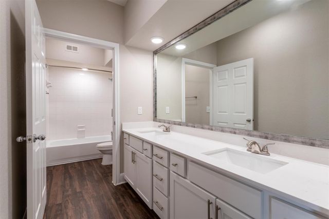 320 Jackson Hill Street 135, Houston, TX 77007