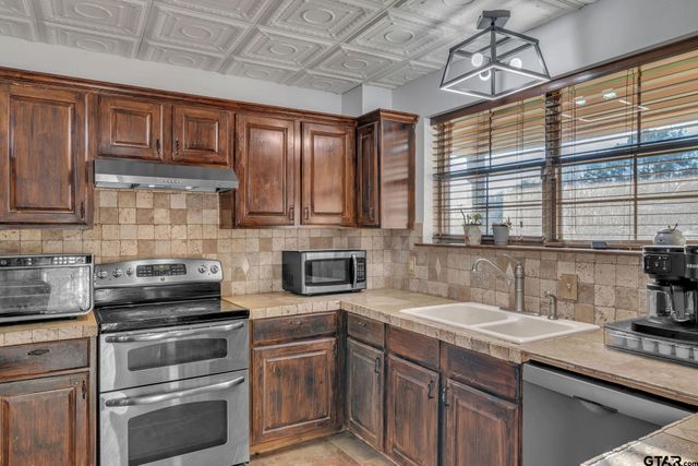 4985 County Road 409D, Henderson, TX 75654