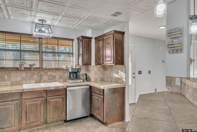 4985 County Road 409D, Henderson, TX 75654