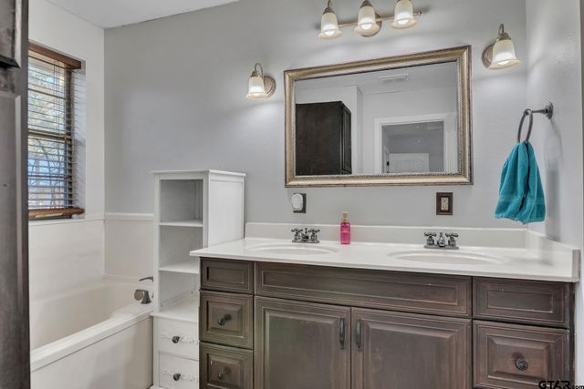 4985 County Road 409D, Henderson, TX 75654