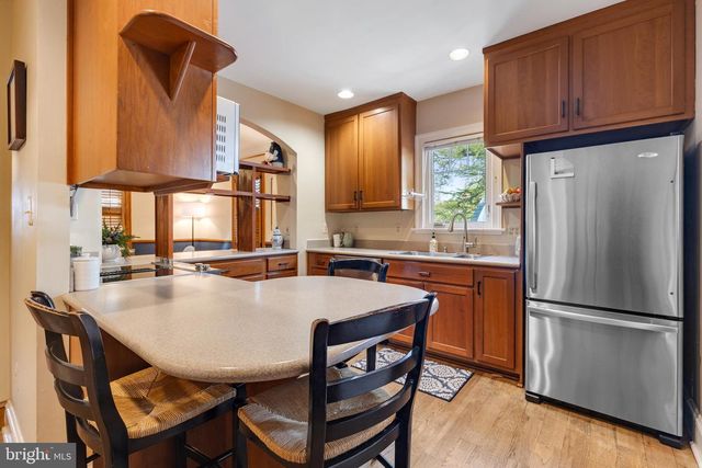 305 N KENMORE ST, Arlington, VA 22201