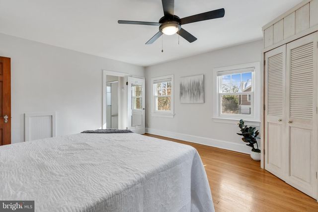 305 N KENMORE ST, Arlington, VA 22201