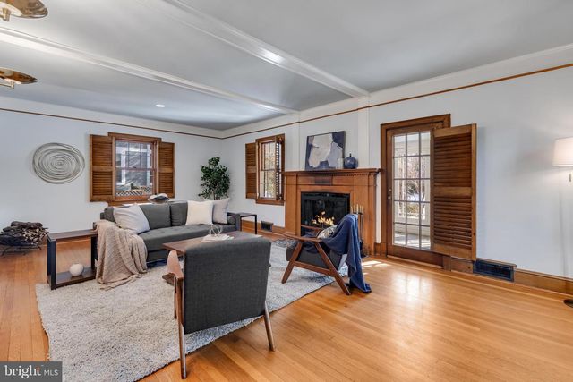 305 N KENMORE ST, Arlington, VA 22201