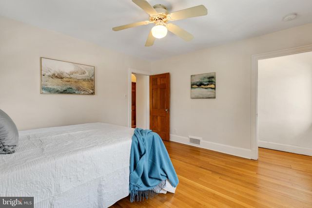 305 N KENMORE ST, Arlington, VA 22201