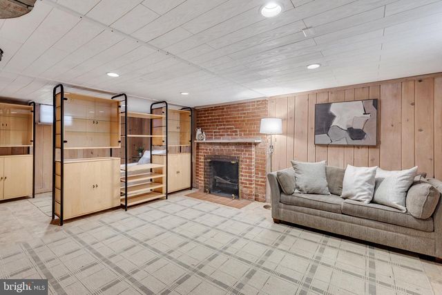 305 N KENMORE ST, Arlington, VA 22201