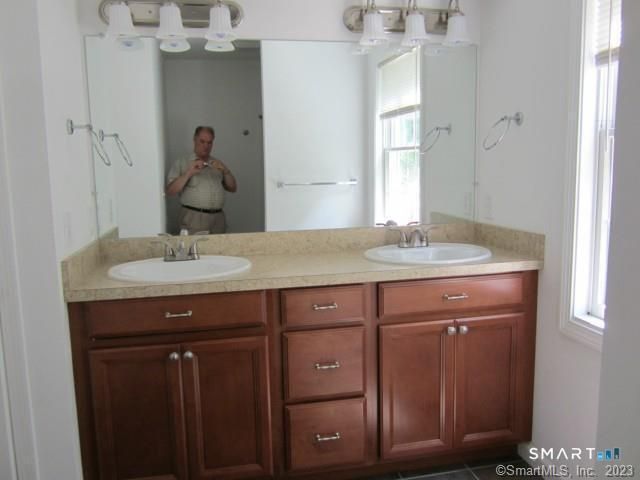 2 Reynolds Road, Danbury, CT 06811