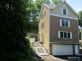2 Reynolds Road, Danbury, CT 06811