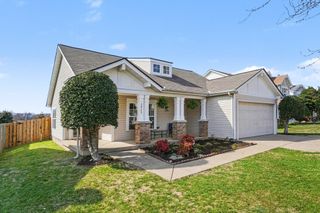 3925 Bridgeview Ln, Nashville, TN 37221