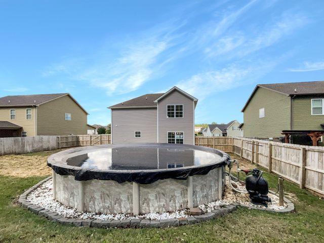 843 Cherry Blossom Ln, Clarksville, TN 37040