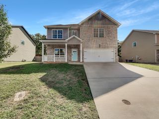 843 Cherry Blossom Ln, Clarksville, TN 37040
