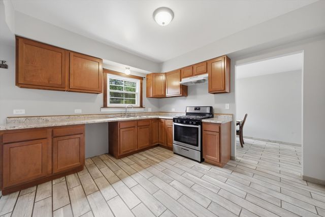 305 Circle Road, Fox River Grove, IL 60021